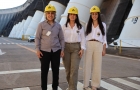 Diplomáticas españolas apreciaron la represa de ITAIPU y destacaron su aporte ambiental